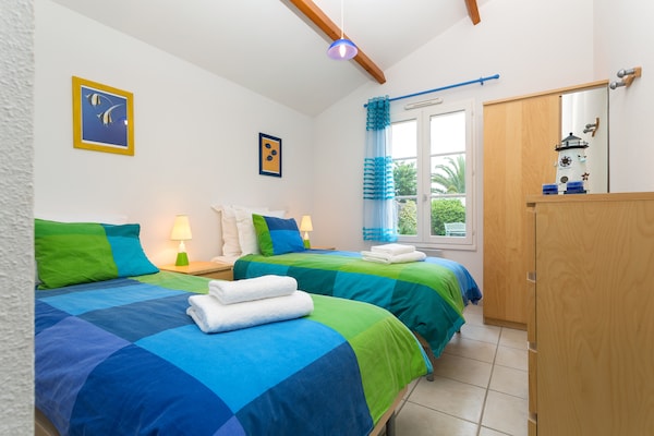 Foto van Villa in St. Jean-de-Monts met Privézwembad - Vakantiehuis in Saint- Jean-De-Monts - BedRoom