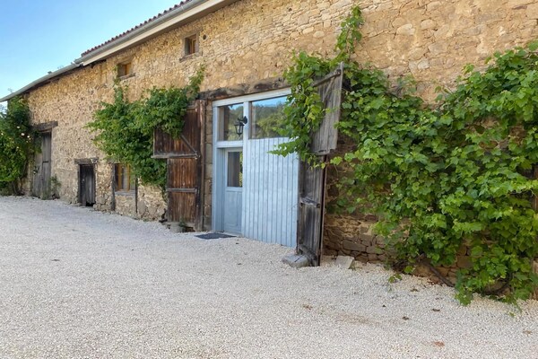 Foto van Vakantiehuis in Romefort bij Lac de Vassiviere - Vakantiehuis in Saint Léonard de Noblat - ExteriorSummer