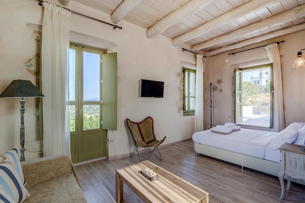 Foto van Vakantiehuis in Kretenzische landelijke stijl - Vakantiehuis in Kastellos - LivingRoom