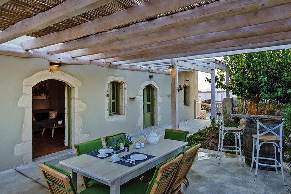 Foto van Vakantiehuis in Kretenzische landelijke stijl - Vakantiehuis in Kastellos - terrace