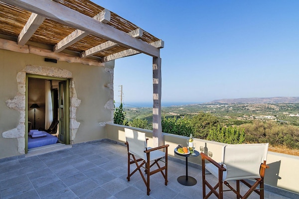 Foto van Vakantiehuis in Kretenzische landelijke stijl - Vakantiehuis in Kastellos - terrace