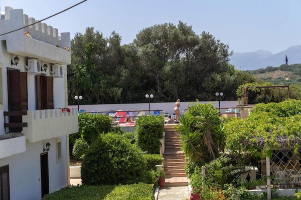 Foto van Modern vakantiehuis in Stalos met balkon - Vakantiehuis in Stalos - AreaSummer1KM