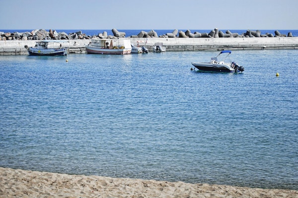Foto van Vakantiehuisje aan het zwembad in Panormo - Vakantiehuis in Panormo - WaterView