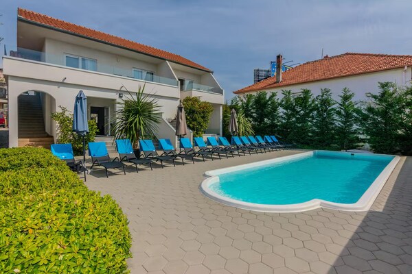 Foto van Modern villa-appartement in Zadar - Vakantiehuis in Zadar - ExteriorSummer