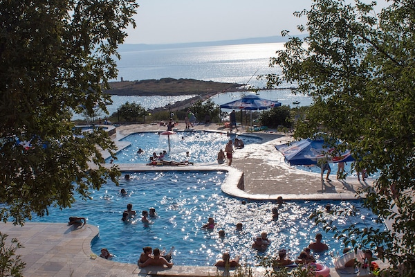 Foto van Huis in Klenovica met resortzwembad - Vakantiehuis in Klenovica - ParkFacilities