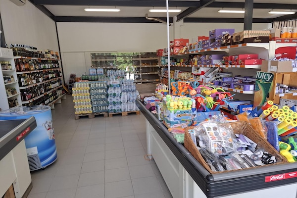 Foto van Huis in Klenovica met resortzwembad - Vakantiehuis in Klenovica - AreaSummer5KM