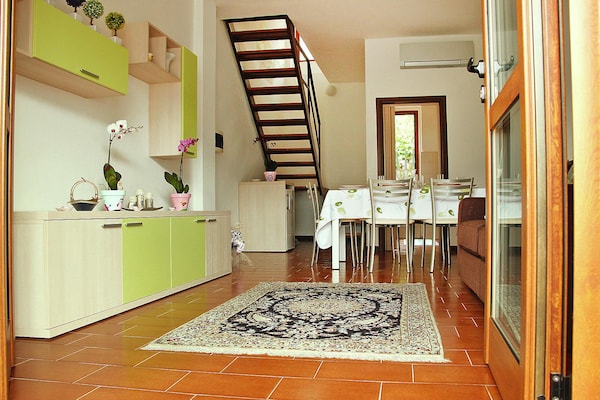 Foto van Appartement aan het Comomeer met uitzicht - Vakantiehuis in Lezzeno - LivingRoom