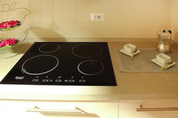 Foto van Appartement aan het Comomeer met uitzicht - Vakantiehuis in Lezzeno - Kitchen