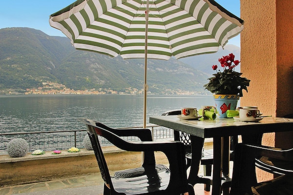 Foto van Appartement aan het Comomeer met uitzicht - Vakantiehuis in Lezzeno - terrace