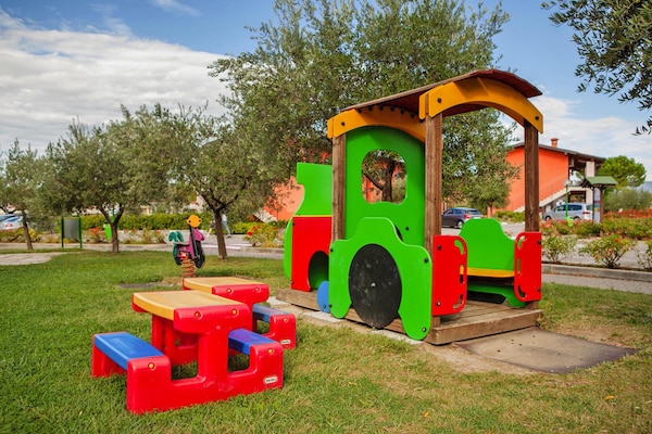 Foto van Het caravanpark van Garda Village, Sirmione - Vakantiehuis in Sirmione - GardenSummer