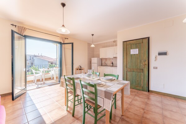 Foto van Ruim appartement vlakbij strand en zwembad - Vakantiehuis in Santa Teresa Gallura (SS) - DiningRoom