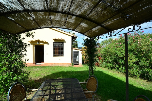 Foto van Wijnproeverijen, heuvels en Toscaanse huizen - Vakantiehuis in San Casciano in Val di Pesa - TerraceBalcony