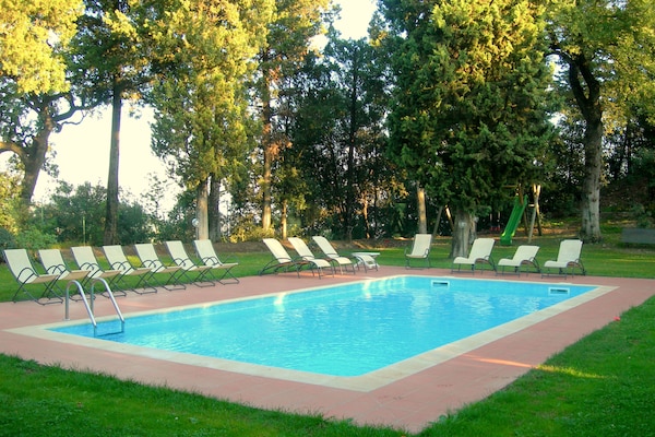 Foto van Wijnproeverijen, heuvels en Toscaanse huizen - Vakantiehuis in San Casciano in Val di Pesa - PoolOfHouse