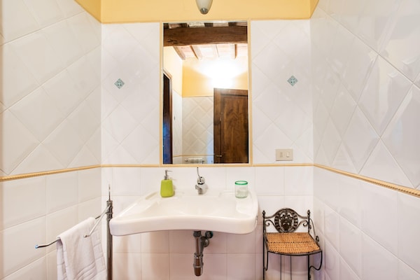 Foto van Cottage in Toscane met zwembad en barbecue - Vakantiehuis in San Casciano in Val di Pesa - BathRoom