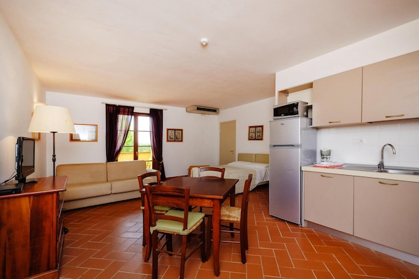 Foto van Appartement met balkon in Poggio all'Agnello - Vakantiehuis in Piombino - Kitchen
