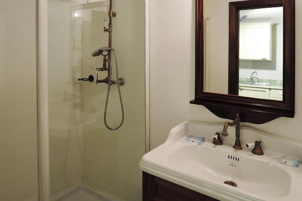 Foto van Appartement in Vinci met zwembad & wellness - Vakantiehuis in Pinete Fucecchio - BathRoom