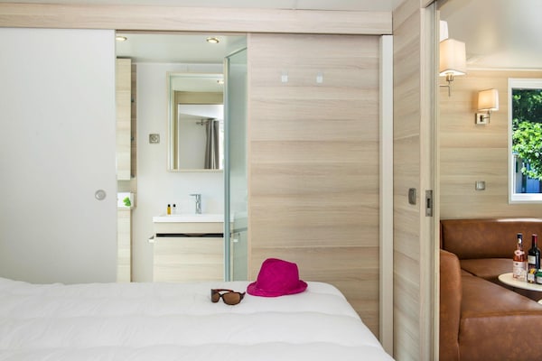 Foto van VIP stacaravan met terras - Vakantiehuis in Vendres-Plage - BedRoom