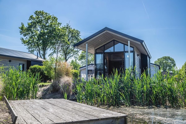 Foto van Huisdiervriendelijke vakantiebestemming - Vakantiehuis in West-Graftdijk - ExteriorSummer