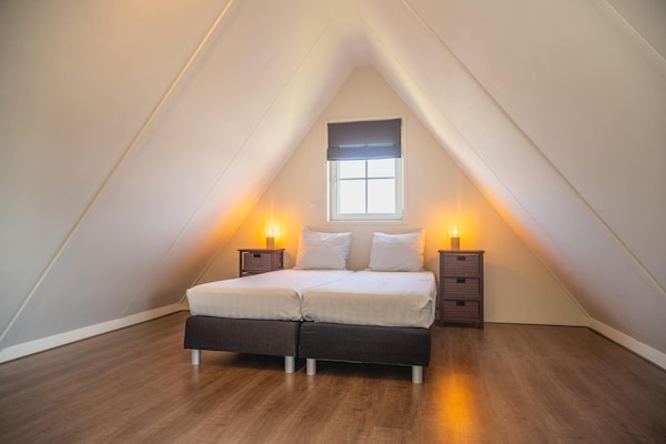 Foto van Charmant Saunahuis Nabij Alkmaar - Vakantiehuis in West-Graftdijk - BedRoom