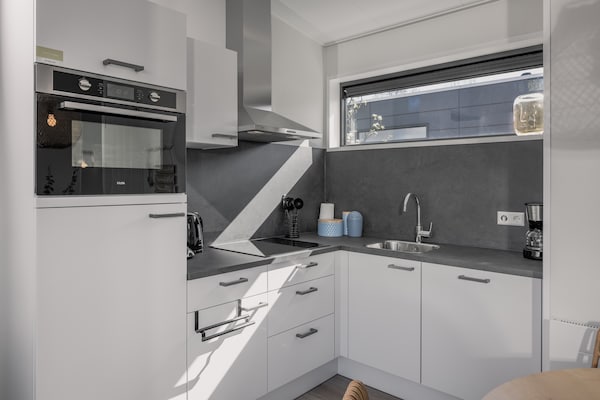 Foto van Lodge aan Markermeer bij Hoorn - Vakantiehuis in Wijdenes - Kitchen