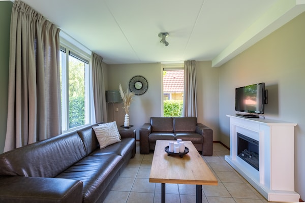 Foto van Vrijstaande vakantiewoning voor 8 personen met twee badkamers - LivingRoom