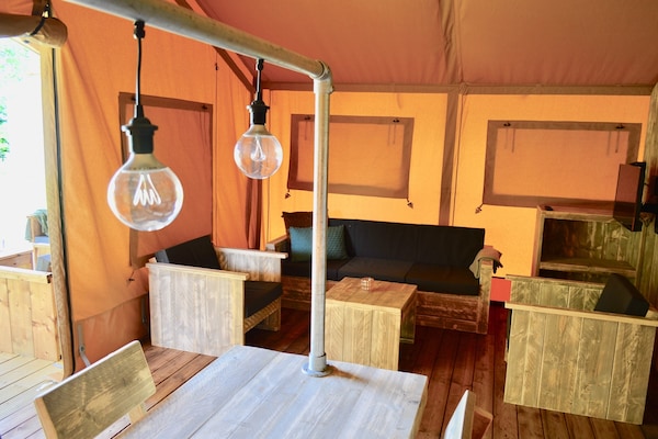 Foto van Safaritent bij Vlugtenburg Strand - Vakantiehuis in 's-Gravenzande - LivingRoom