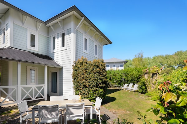 Foto van Villa in Hellevoetsluis bij Noordzeestrand - Vakantiehuis in Hellevoetsluis - TerraceBalcony