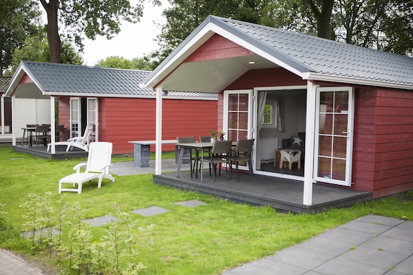Foto van Chalet in Nederland met Privé Sauna - Vakantiehuis in Voorthuizen - ExteriorSummer