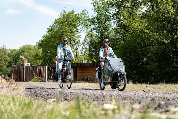 Foto van Glamping Tent in Nederland met BBQ - Vakantiehuis in Zeewolde - AreaSummer1KM