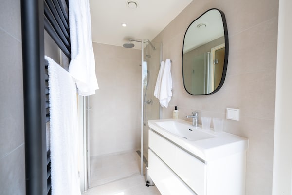 Foto van Forest Lodge met hottub - Vakantiehuis in Zeewolde - BathRoom