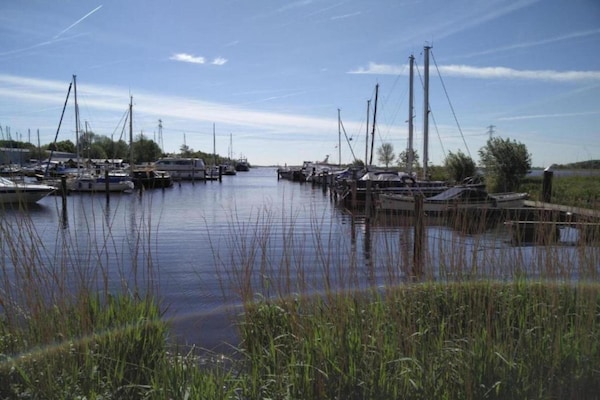 Foto van Waterlodge in Nederland met Terras - Vakantiehuis in Zeewolde - AreaSummer20KM