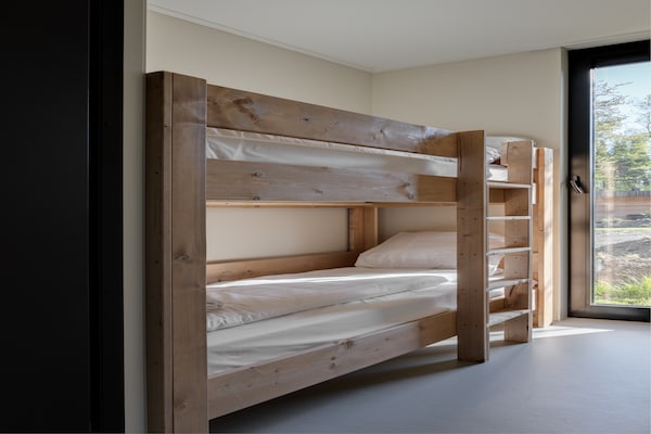 Foto van Waterlodge in Nederland met Terras - Vakantiehuis in Zeewolde - BedRoom