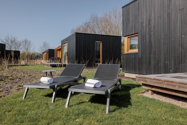Foto van Lodge bij Brouwersdam & Noordzeestrand - Vakantiehuis in Scharendijke - TerraceBalcony