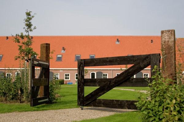 Foto van Groepsretraite Wemeldinge - Vakantiehuis in Wemeldinge - ExteriorSummer