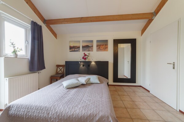 Foto van Vakantiehuis in rustige park met tuin - Vakantiehuis in Wemeldinge - BedRoom