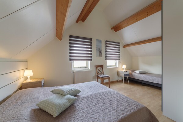 Foto van Vakantiehuis in rustige park met tuin - Vakantiehuis in Wemeldinge - BedRoom