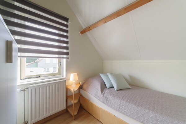 Foto van Vakantiehuis in rustige park met tuin - Vakantiehuis in Wemeldinge - BedRoom
