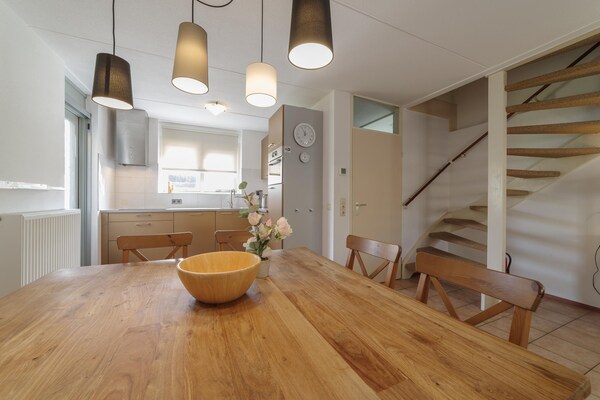 Foto van Vakantiehuis in rustige park met tuin - Vakantiehuis in Wemeldinge - DiningRoom