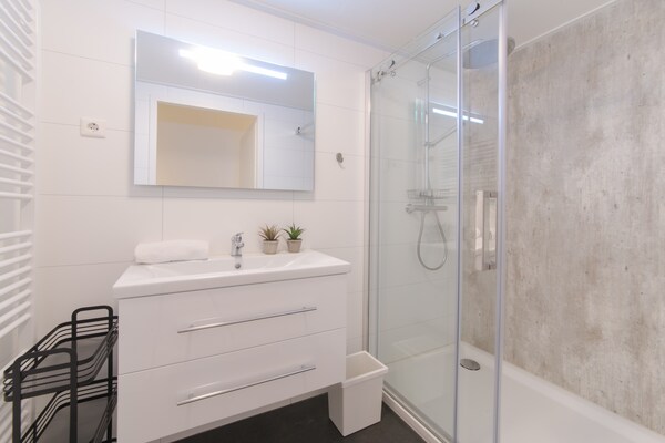 Foto van Chalet in Zeeland bij Oosterschelde - Vakantiehuis in Wemeldinge - BathRoom