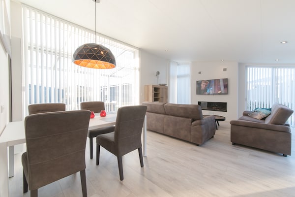 Foto van Modern Chalet bij bos in Zeeland - Vakantiehuis in Wemeldinge - LivingRoom