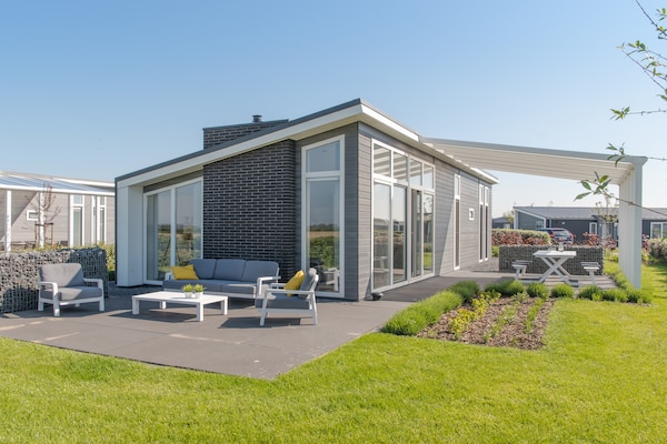 Foto van Modern appartement in Zeeland met uitzicht - Vakantiehuis in Wemeldinge - GardenSummer