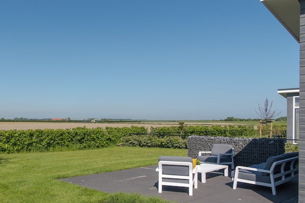 Foto van Modern appartement in Zeeland met uitzicht - Vakantiehuis in Wemeldinge - ViewSummer