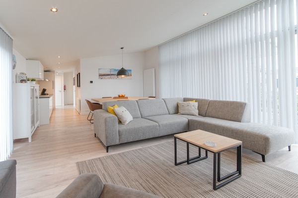 Foto van Modern appartement in Zeeland met uitzicht - Vakantiehuis in Wemeldinge - LivingRoom