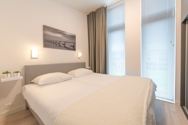 Foto van Modern appartement in Zeeland met uitzicht - Vakantiehuis in Wemeldinge - BedRoom