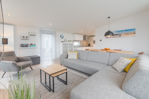 Foto van Modern appartement in Zeeland met uitzicht - Vakantiehuis in Wemeldinge - LivingRoom