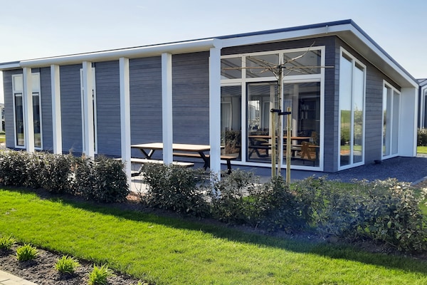 Foto van Vrijstaand Huis in Zeeland met Uitzicht - Vakantiehuis in Wemeldinge - ExteriorSummer