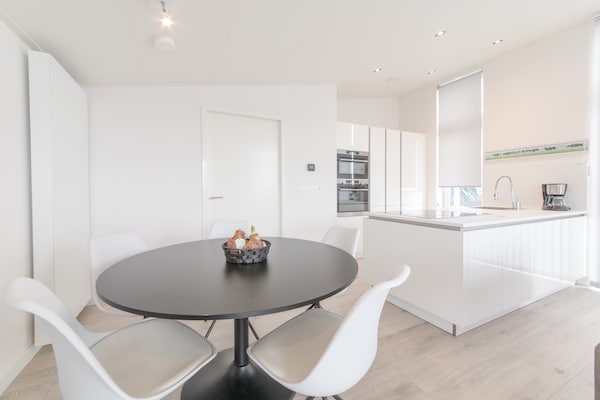Foto van Schilderachtig verblijf met terras - Vakantiehuis in Wemeldinge - Kitchen