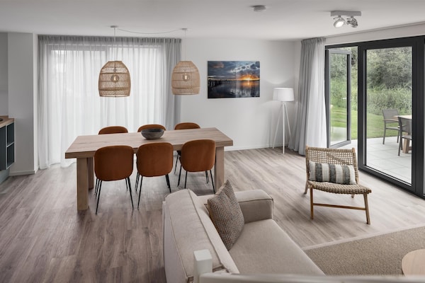 Foto van Luxe villa met wijnkoelkast - Vakantiehuis in Wolphaartsdijk - DiningRoom