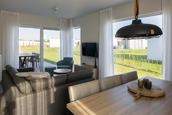 Foto van Villa in Nieuwvliet bij Strandresort - Vakantiehuis in Nieuwvliet-Bad - DiningRoom