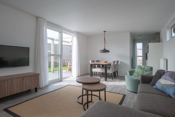 Foto van Hostel in Nieuwvliet bij het Strand - Vakantiehuis in Nieuwvliet-Bad - LivingRoom